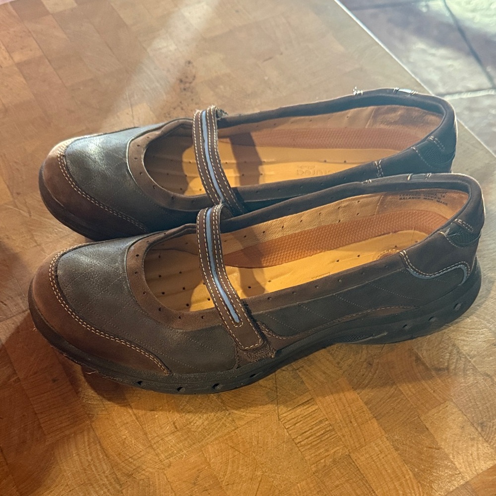 Women's Brown Leather Shoes (Clarks Unstructured)